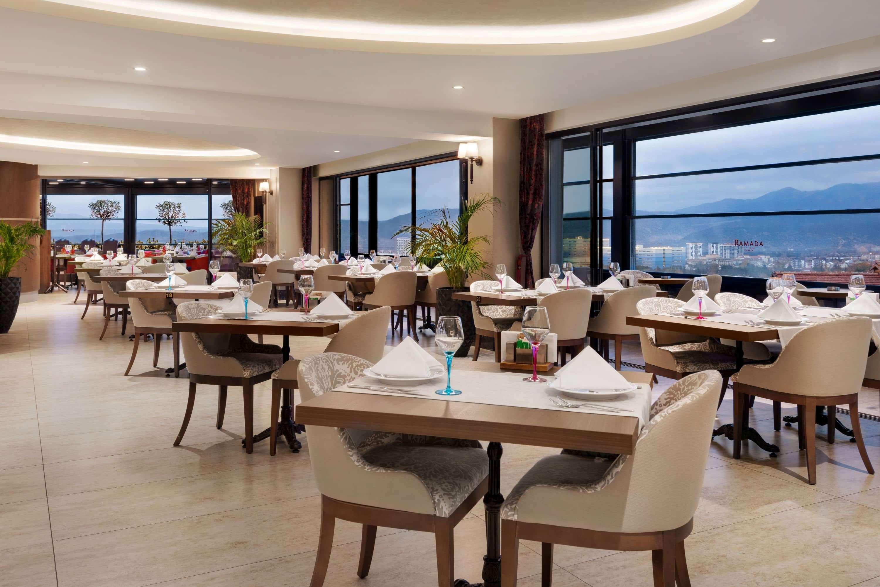 Ramada By Wyndham Isparta Eksteriør bilde
