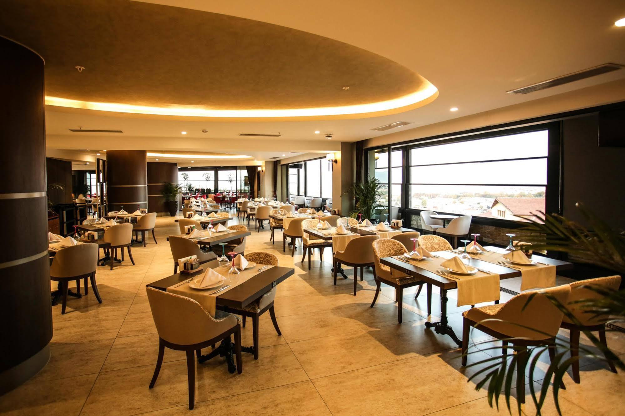 Ramada By Wyndham Isparta Eksteriør bilde